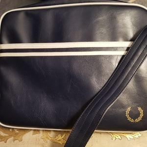 VINTAGE FRED PERRY CROSSBODY BAG